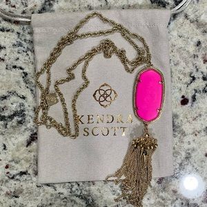 Kendra Scott hot pink & gold pendant necklace